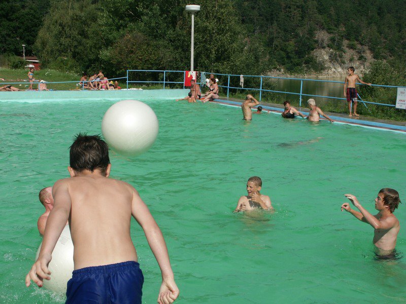 mb040805167.jpg